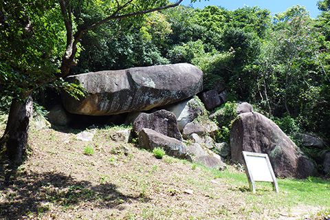 矢岳巨石群